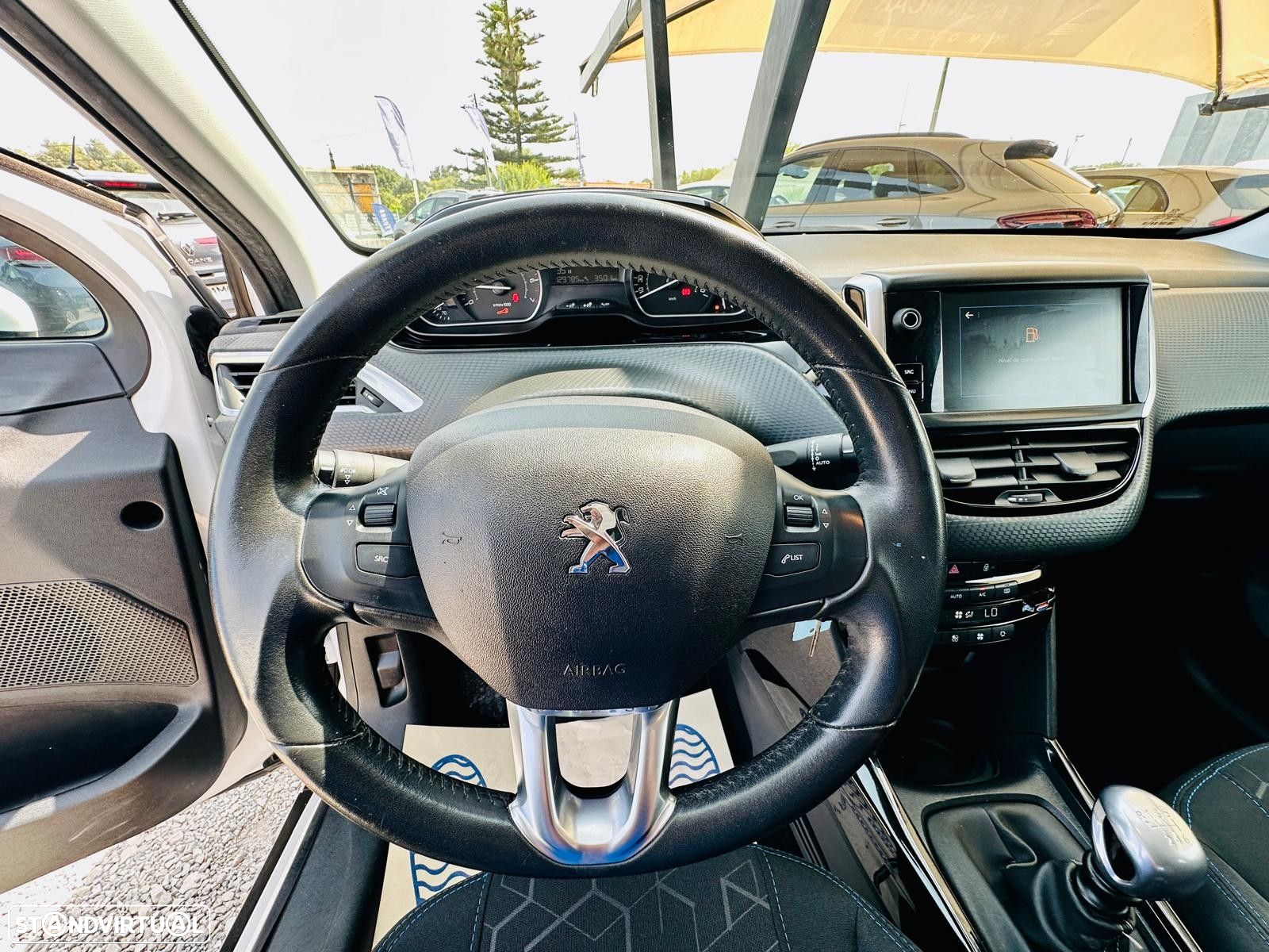 Peugeot 2008 1.2 PureTech Signature - 13