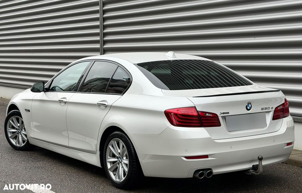 BMW Seria 5 530d xDrive Aut. Luxury Line - 2