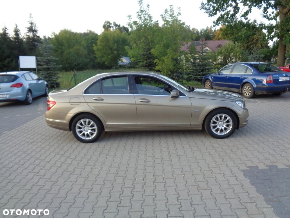 Mercedes-Benz Klasa C 200 (BlueEFFICIENCY) Avantgarde - 11