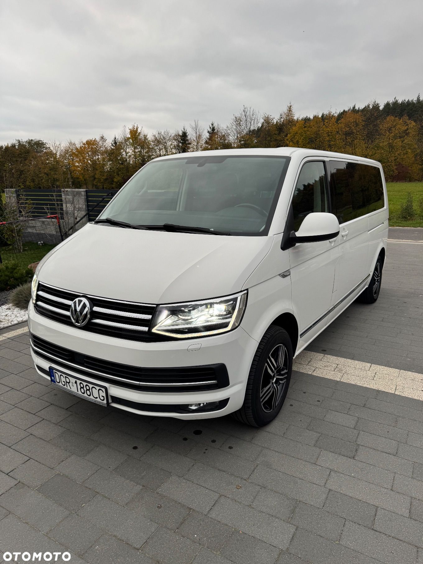 Volkswagen Multivan - 1