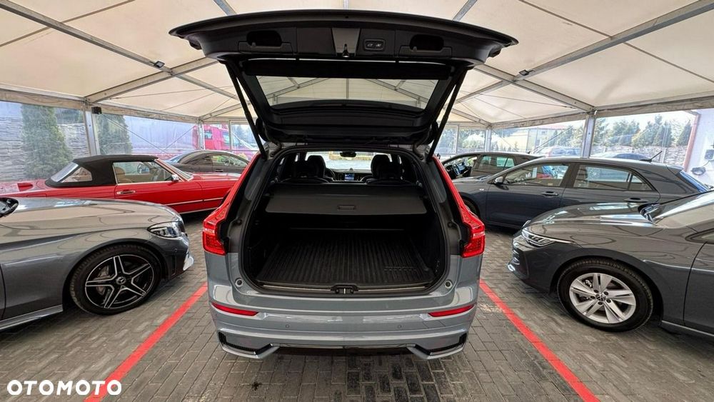 Volvo XC 60 B5 B AWD Ultimate Dark - 32