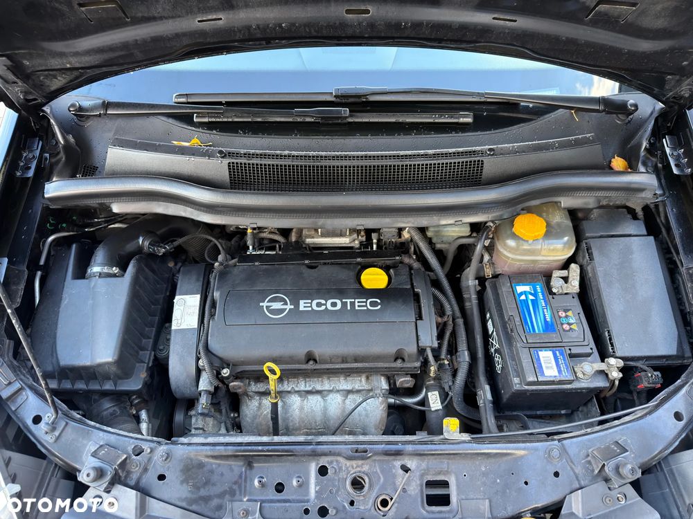 Opel Zafira 1.8 Cosmo - 38