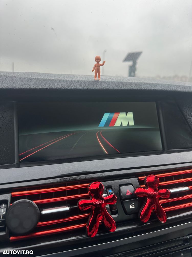 BMW Seria 5 520d - 12