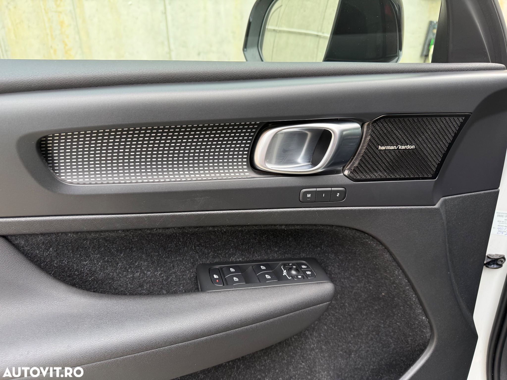 Volvo XC 40 Recharge T5 Twin Engine AT7 R-Design - 10
