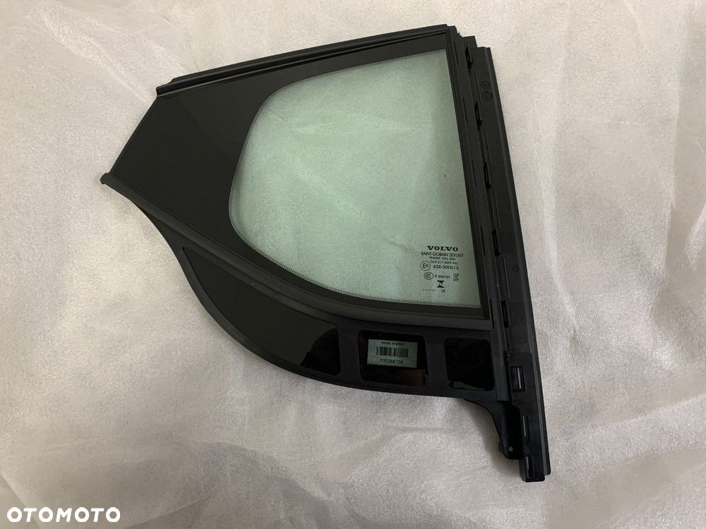 NOWA ORYGINALNA PRAWA TYLNA SZYBA KAROSERYJNA VOLVO C40 PRAWY TYŁ 32368704 24r - 2