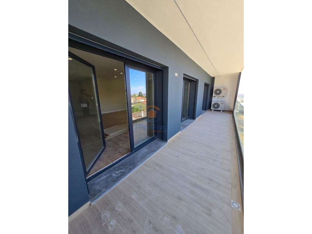 Apartamento T2 NOVO com Terraço de 20 m2 e BOX | Condomínio privado... - Grande imagem: 3/54