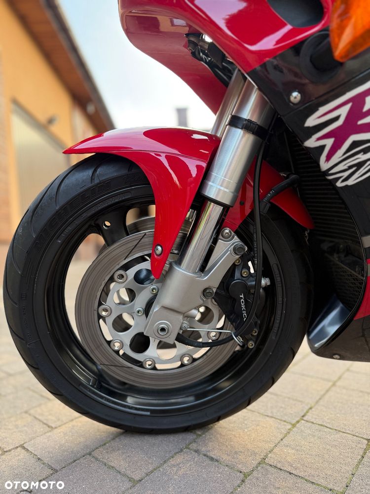 Suzuki GSX-R - 17