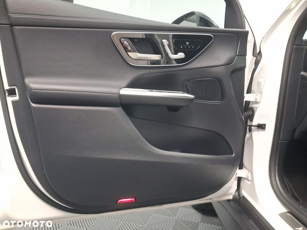 Mercedes-Benz GLC 300 de 4-Matic AMG Line - 11