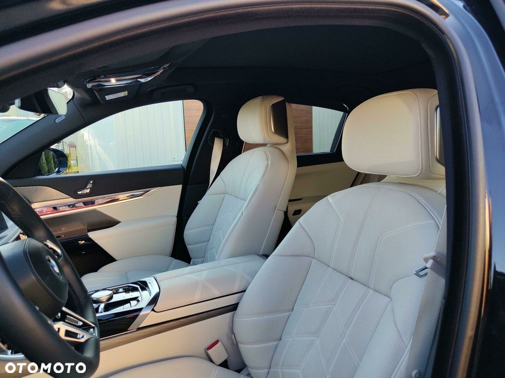 BMW Seria 7 - 13