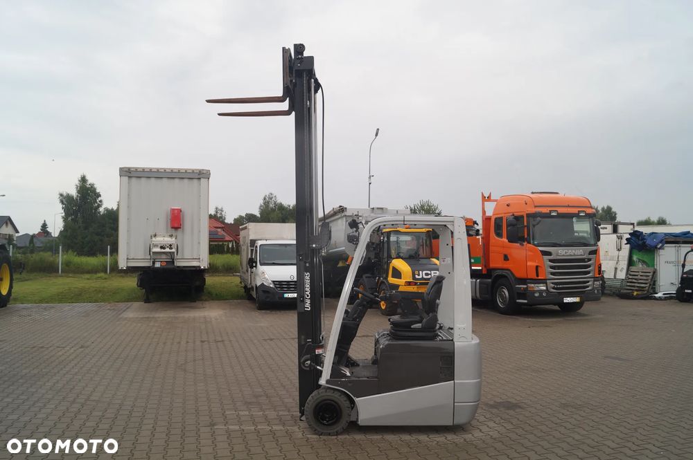 Nissan Wózek Widłowy  Elektryk 3-kołowy - 17