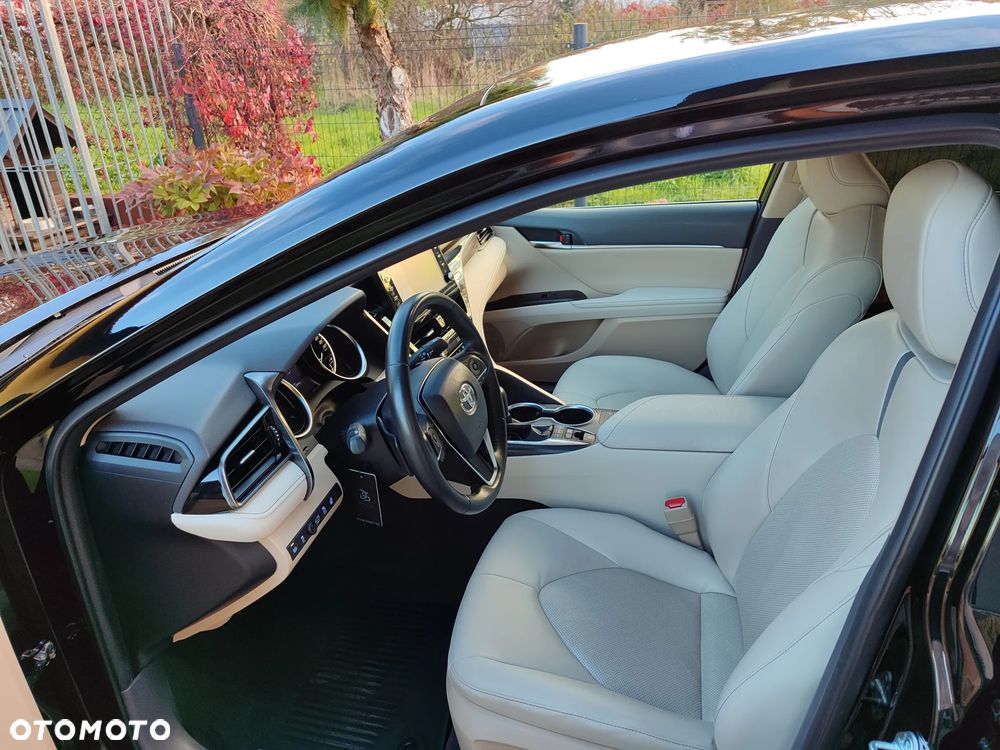 Toyota Camry 2.5 Hybrid Executive CVT - 4