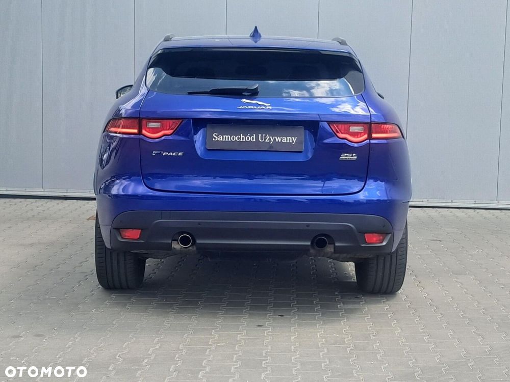 Jaguar F-Pace - 8