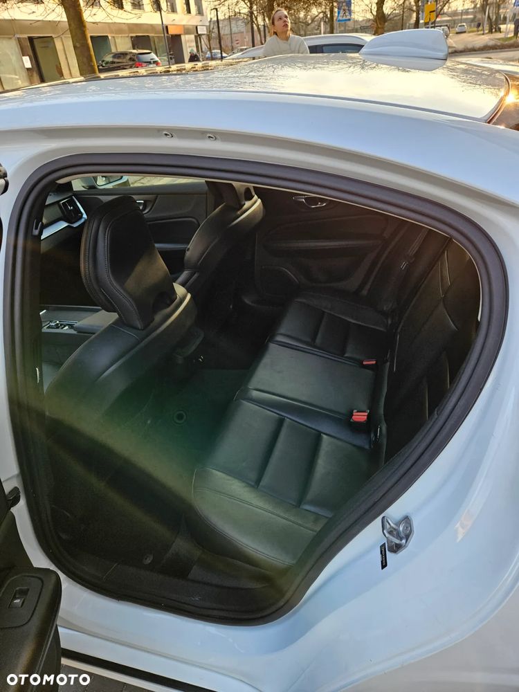 Volvo S60 T5 Momentum Pro - 7