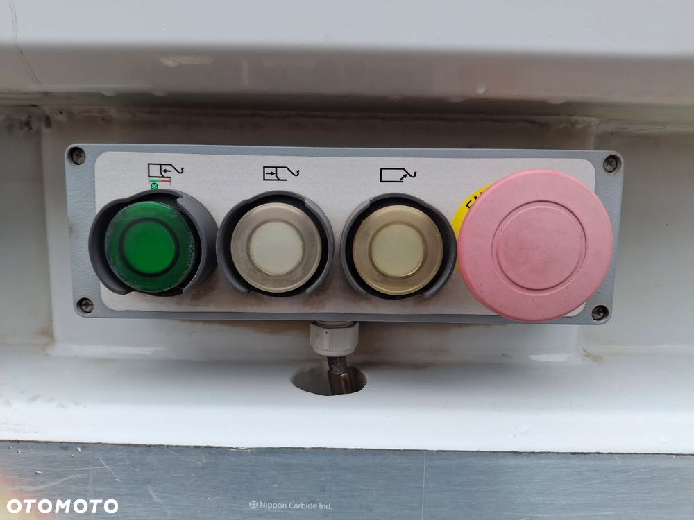 Renault D12 Truck Śmieciarka FARID Forez Bennes EURO 6 2016 rok 2 Osie Opony Bardzo Dobry Stan Zawieszenie Na Poduszkach - 17