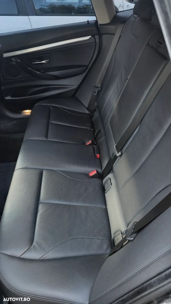 BMW Seria 3 320i xDrive AT - 12