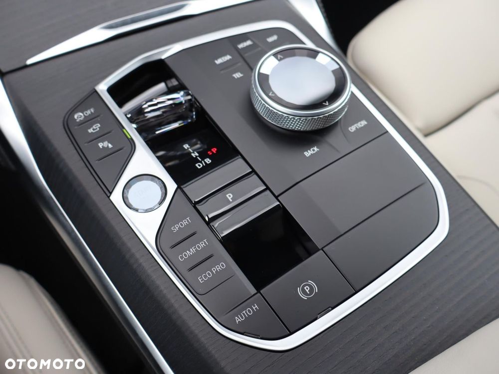 BMW i4 83.9kWh M60 xDrive - 13