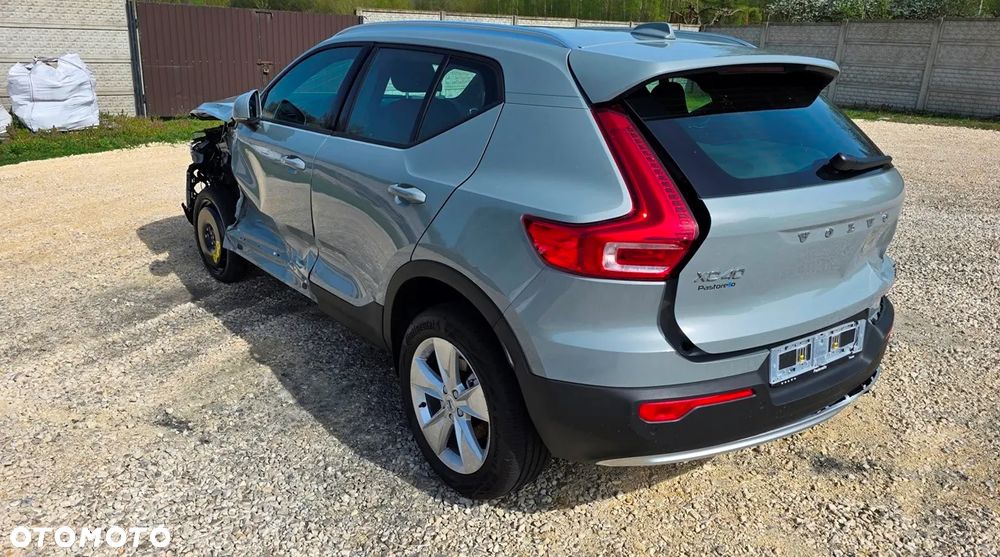 Volvo XC 40 B3 Essential - 12