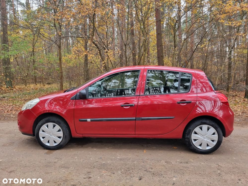 Renault Clio 1.5 dCi Alize - 8