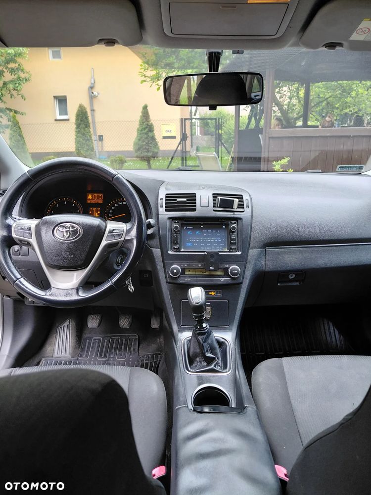 Toyota Avensis - 19