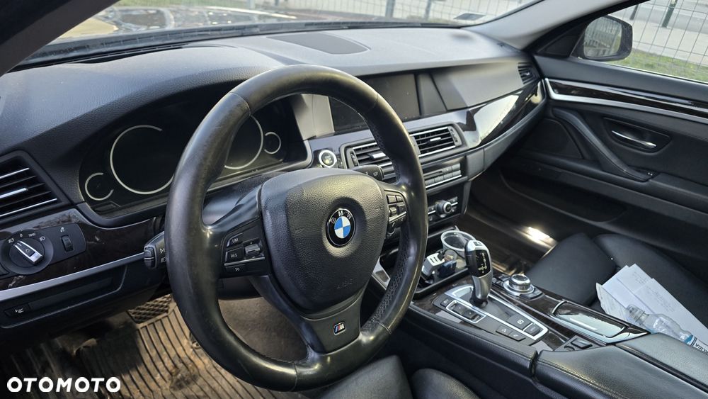 BMW Seria 5 530d xDrive - 9