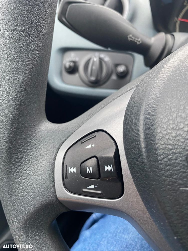 Ford Fiesta 1.25i Ambiente - 18