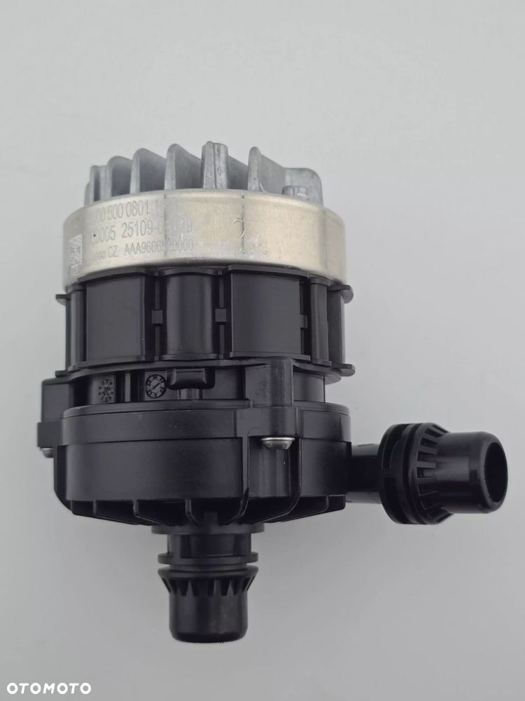 NOWA ORYGINALNA POMPA WODY MERCEDES W167 W206 W254 W447 A0005000801 - 2