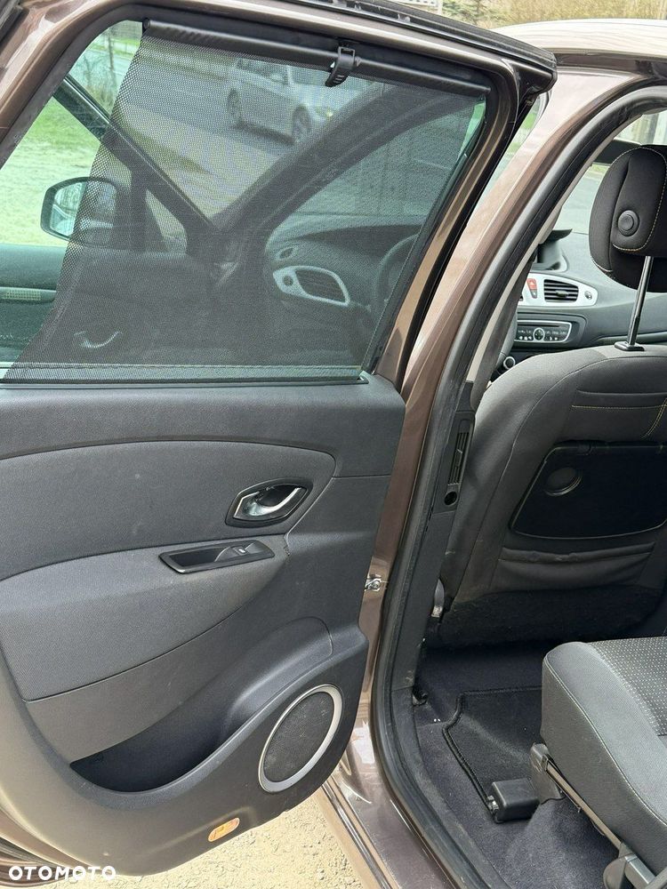 Renault Grand Scenic - 16