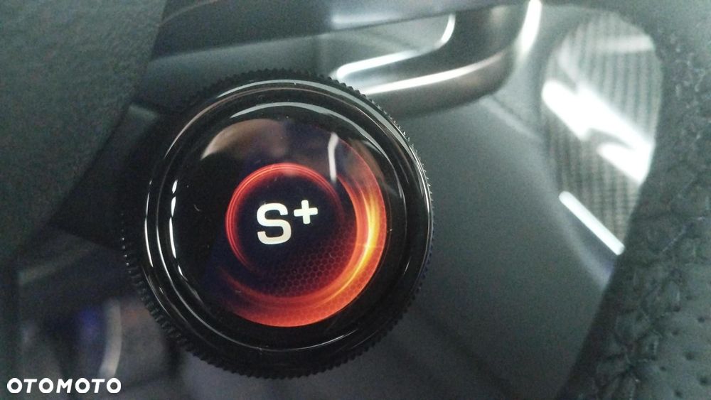 Mercedes-Benz AMG GT - 15