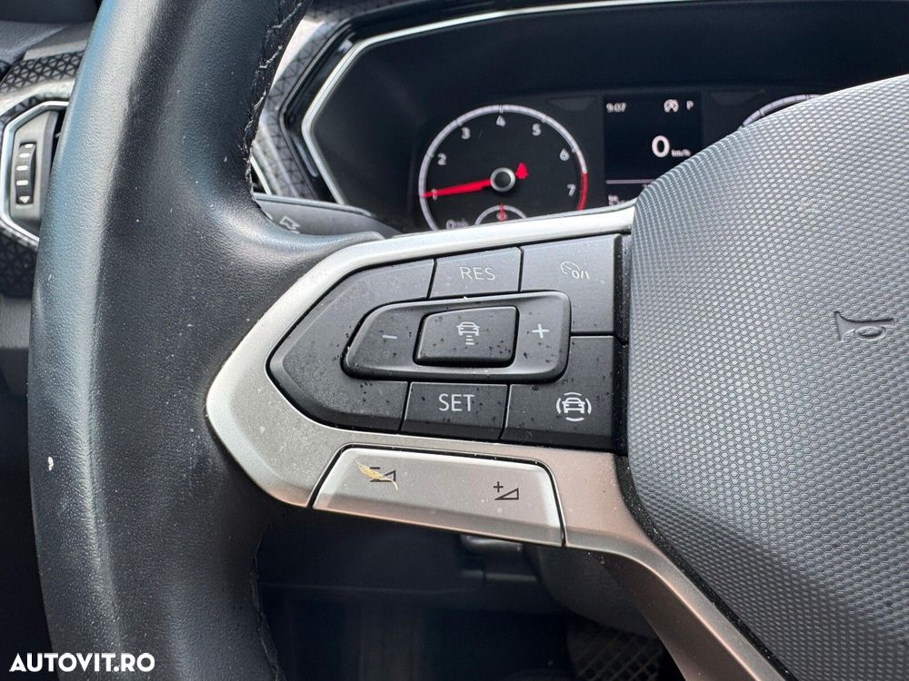 Volkswagen T-Cross - 17