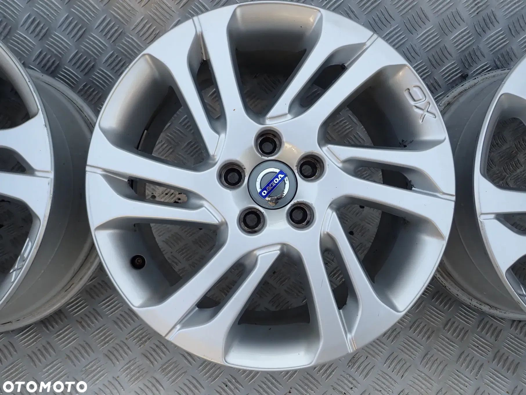 FELGA ALUMINIOWA VOLVO S60 V60 V70 XC 7,5JX17 ET 55 5X108 31362384 - 5