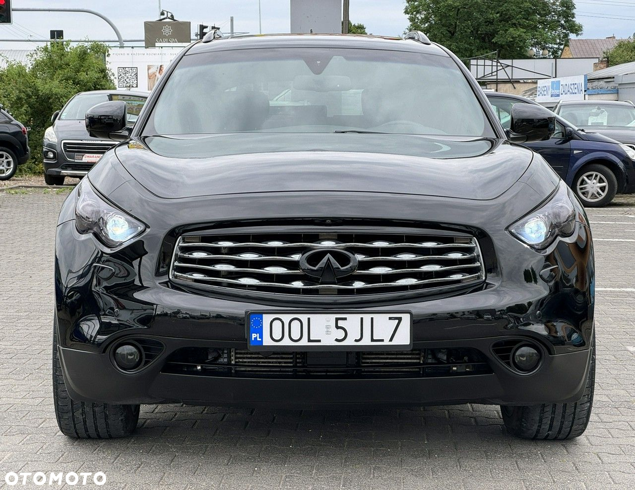 Infiniti FX - 11