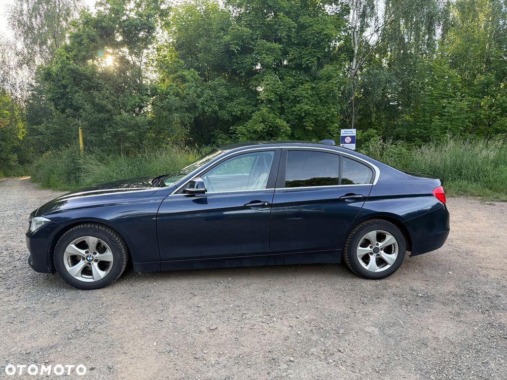 BMW Seria 3 320i Efficient Dynamics Luxury Line - 1