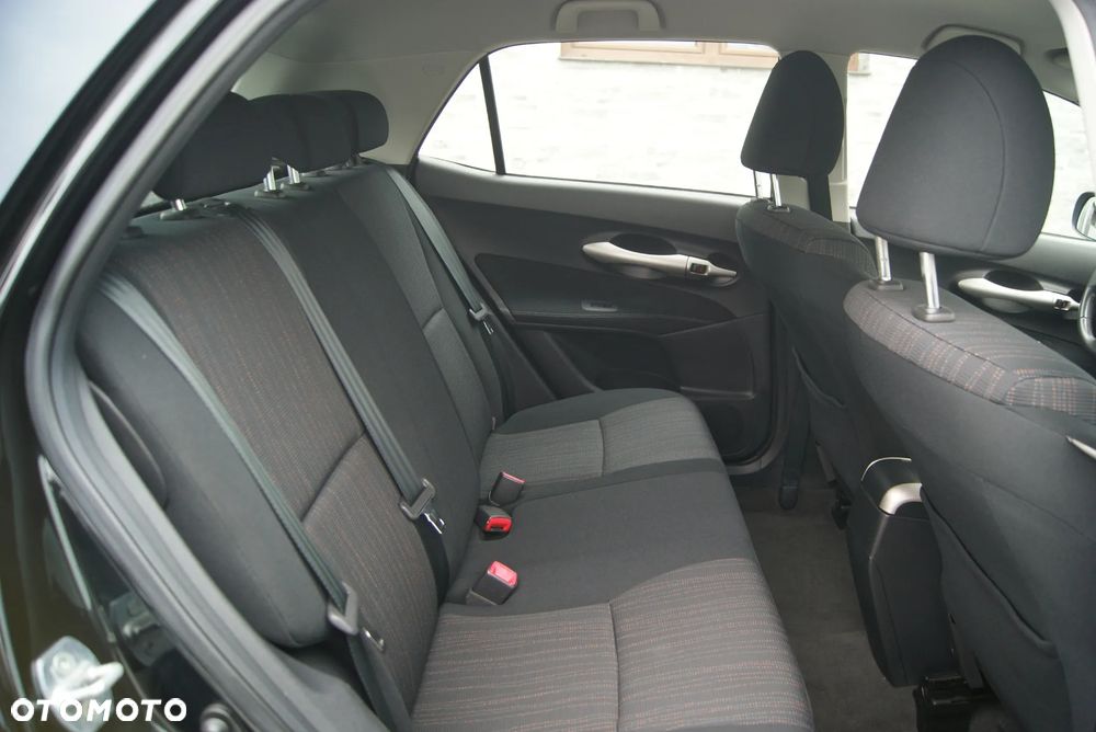 Toyota Auris 1.33 VVT-i Premium + - 26