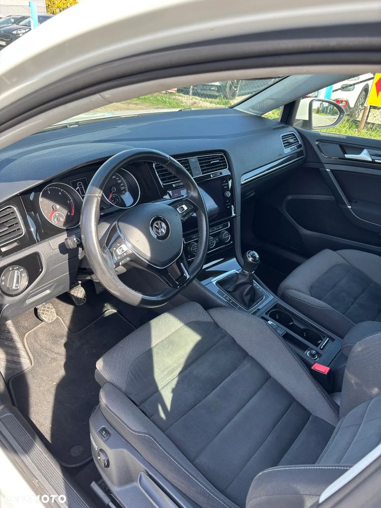 Volkswagen Golf - 14