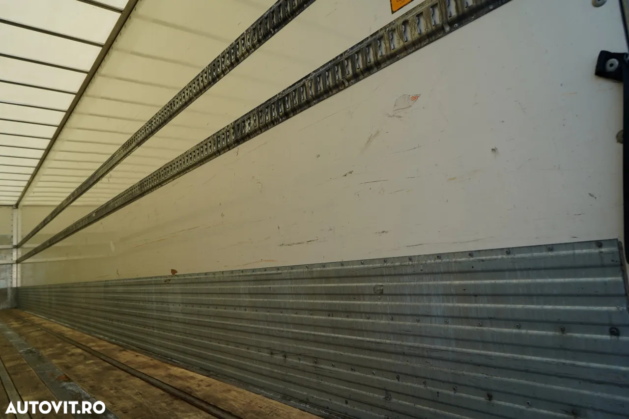 Fruehauf CONTAINER / KOFFER / 2 AXE / SAF / PODEA FOARTE REZISTENTĂ: ȘINĂ - 17