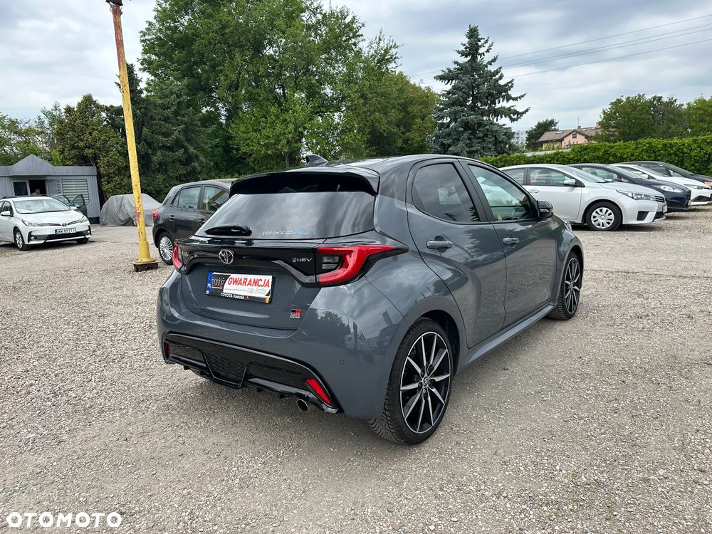Toyota Yaris Hybrid 1.5 GR Sport - 10