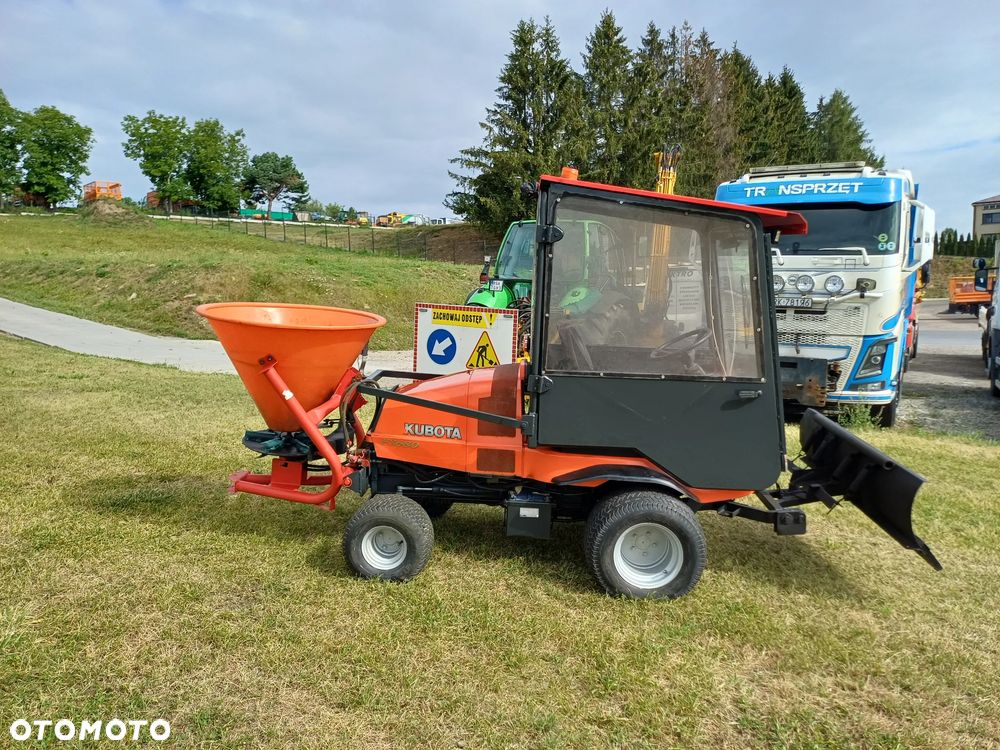 Kubota F3680