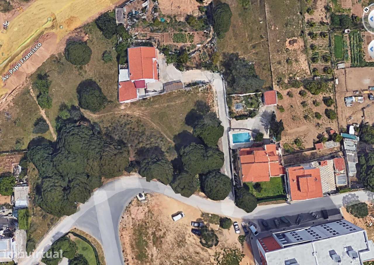 Terreno para construção de prédio em Quarteira - Grande imagem: 2/12