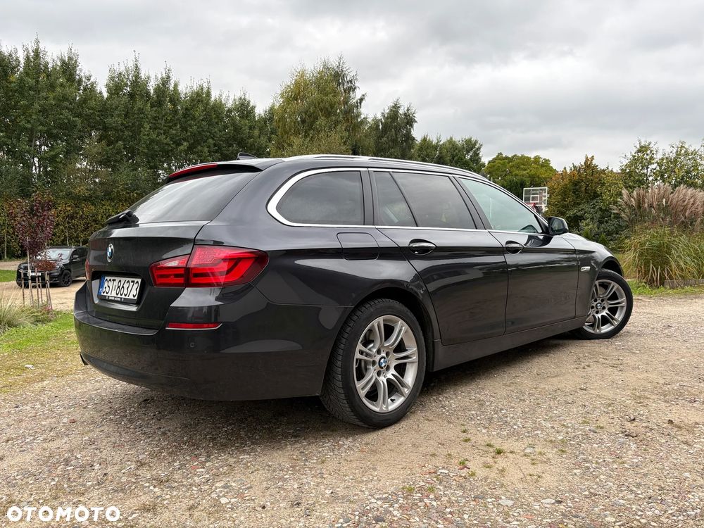 BMW Seria 5 525d xDrive - 4
