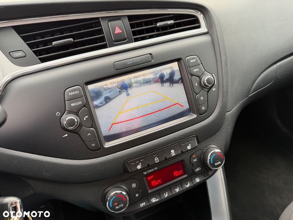 Kia Ceed 1.6 CRDi 136 ISG Dream-Team Edition - 28