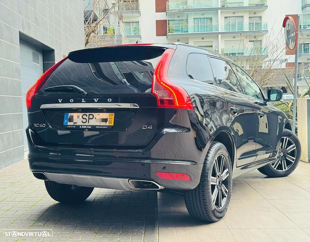 Volvo XC 60 2.0 D4 R-Design Momentum Geartronic - 24