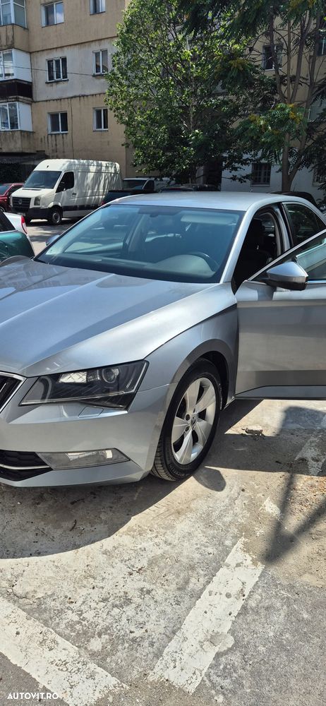 Skoda Superb 2.0 TDI DSG 4X4 Sportline - 1