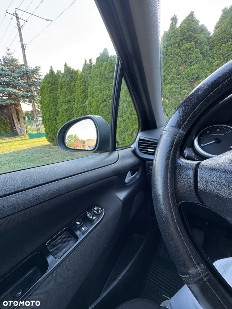 Peugeot 207 1.4 HDi Presence - 11