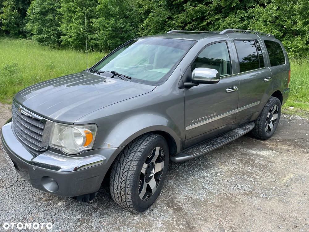 Chrysler Aspen - 3