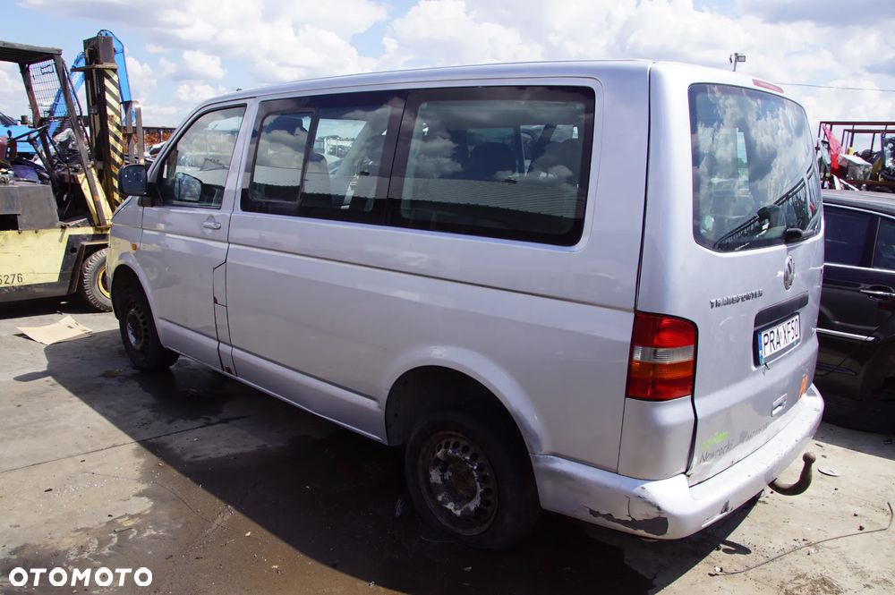 Auto na części 692324777 transporter T5 caravelle 1.9 TDI AXB skrzynia FJL lakier la7w ćwiartka drzwi zderzak maska lampa silnik skrzynia wtryskiwacz felga amortyzator fotele skup aut złomowanie kasacja szrot złomowisko skup aut - 16
