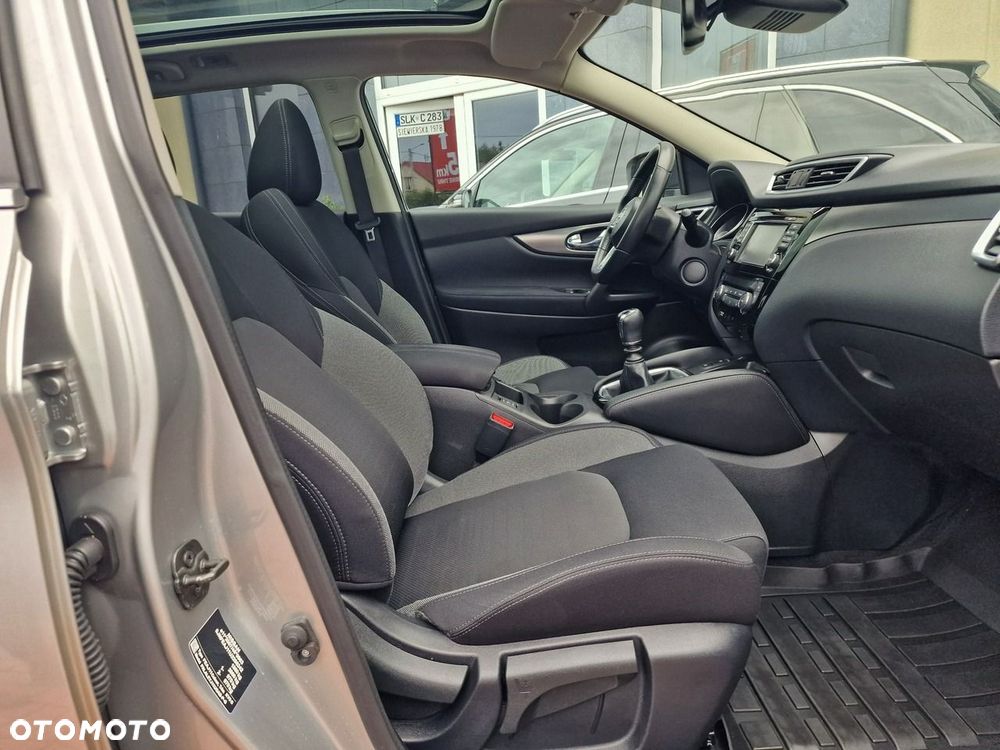 Nissan Qashqai 1.2 DIG-T N-Connecta EU6 - 27