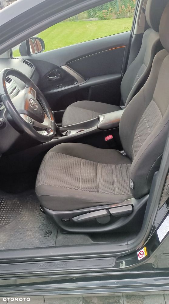 Toyota Avensis 1.8 Premium - 10