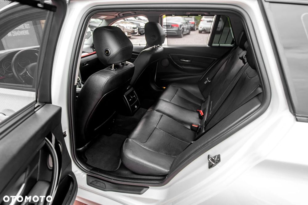 BMW Seria 3 320i Modern Line - 21