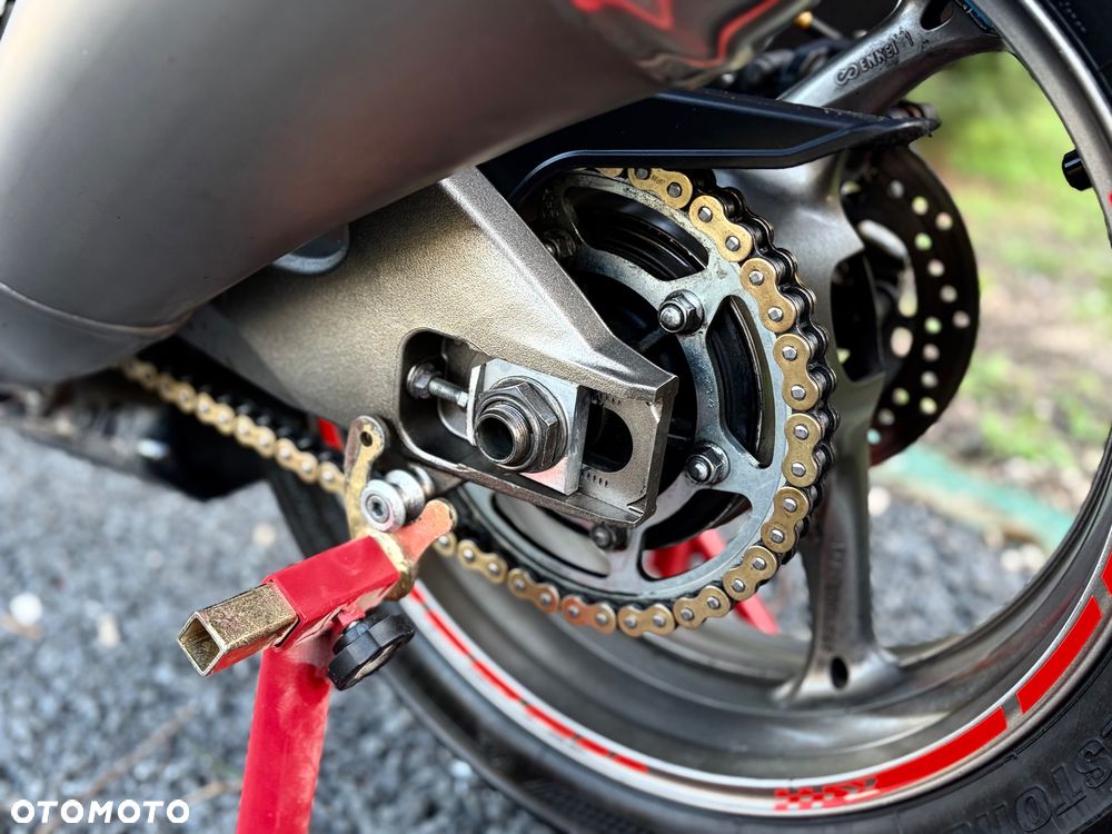 Suzuki GSX-R - 18