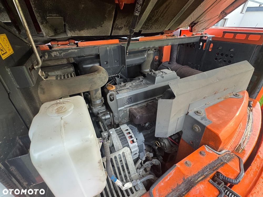 Hitachi ZX85-5 - 6